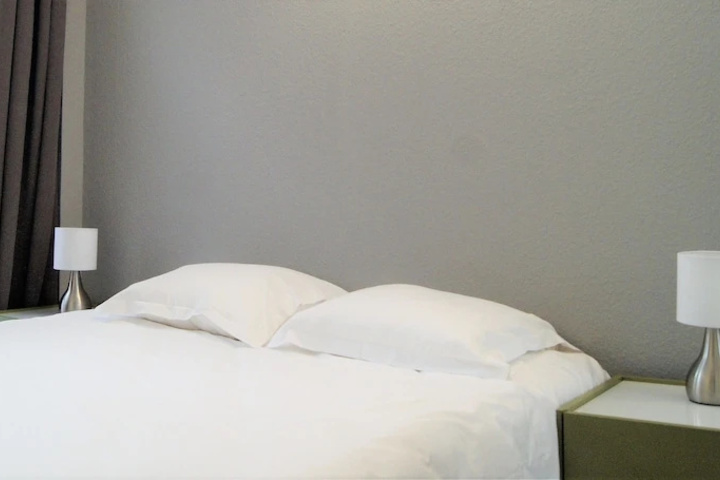 Room 4 of 12