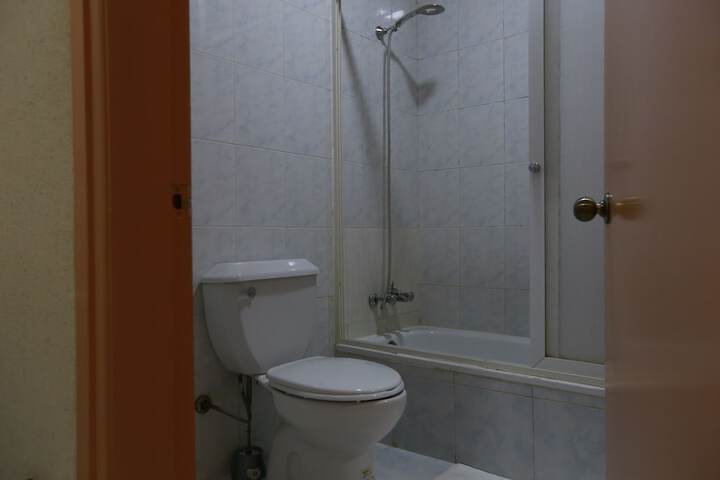 Room 70 of 83