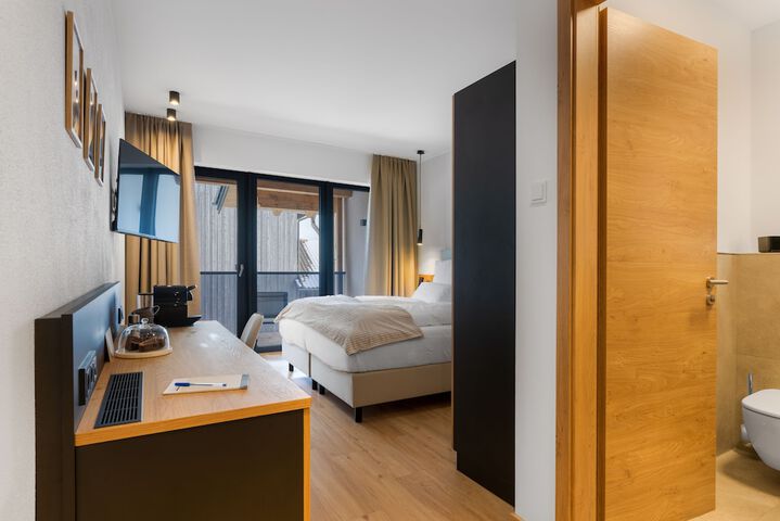 Room 12 of 39