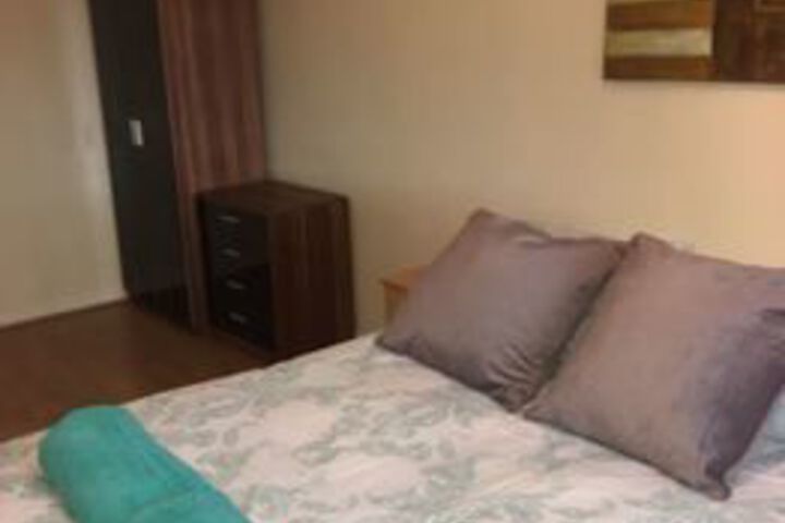 Room 7 of 16