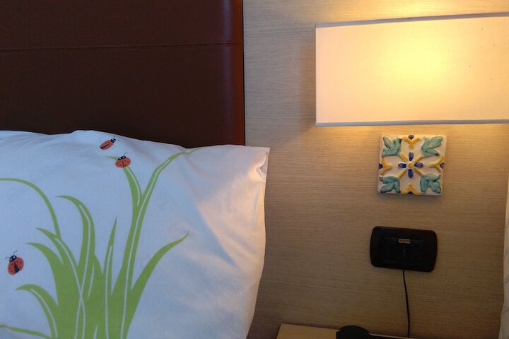 Room 8 of 38