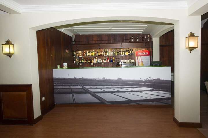 Lounge 39 of 48