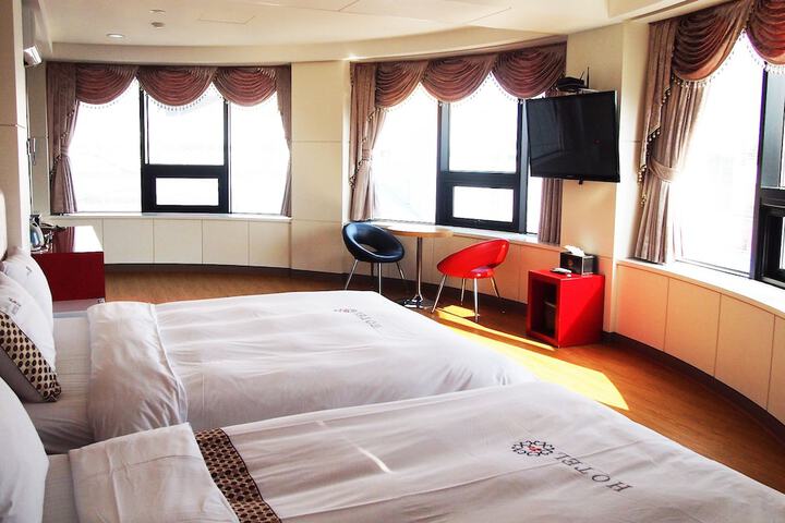 Room 7 of 88