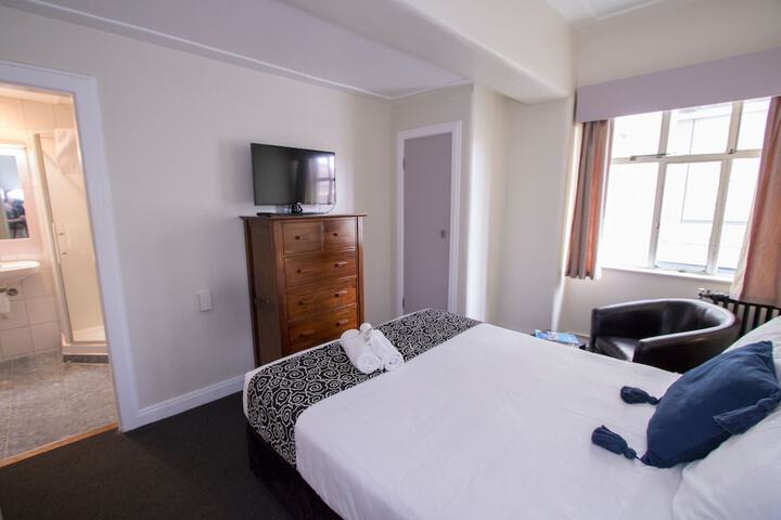 Room 19 of 40