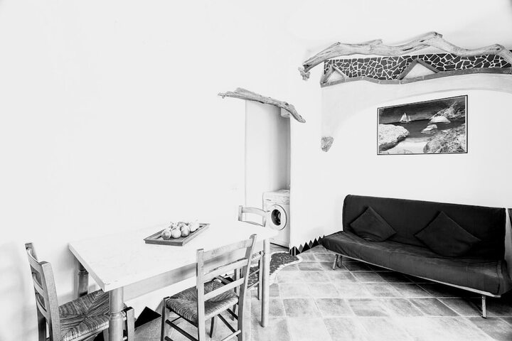 Room 4 of 10