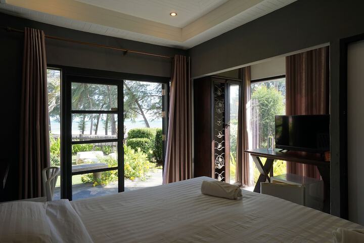 Room 2 of 46