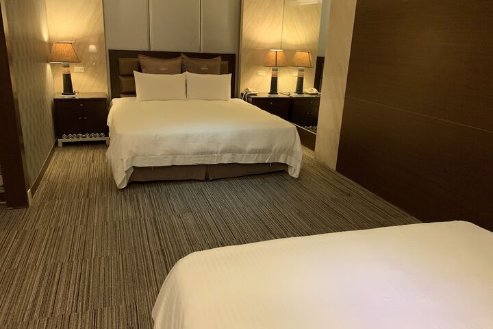 Room 4 of 54