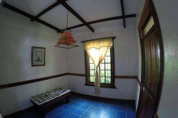 Room 6 of 31