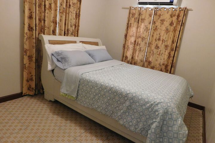 Room 9 of 107