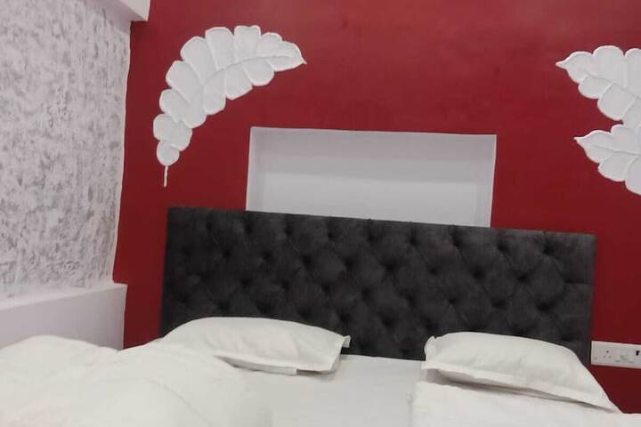 Room 30 of 76