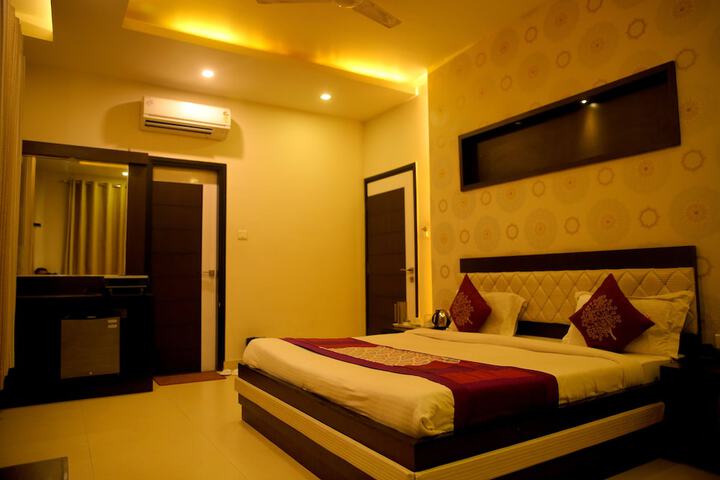 Room 26 of 63