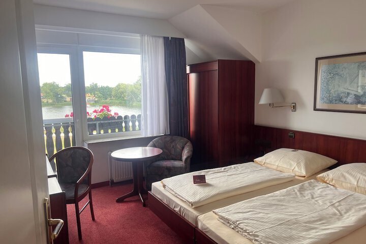 Room 16 of 56