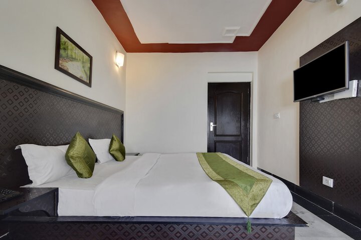 Room 5 of 36