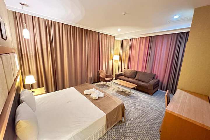 Room 22 of 53