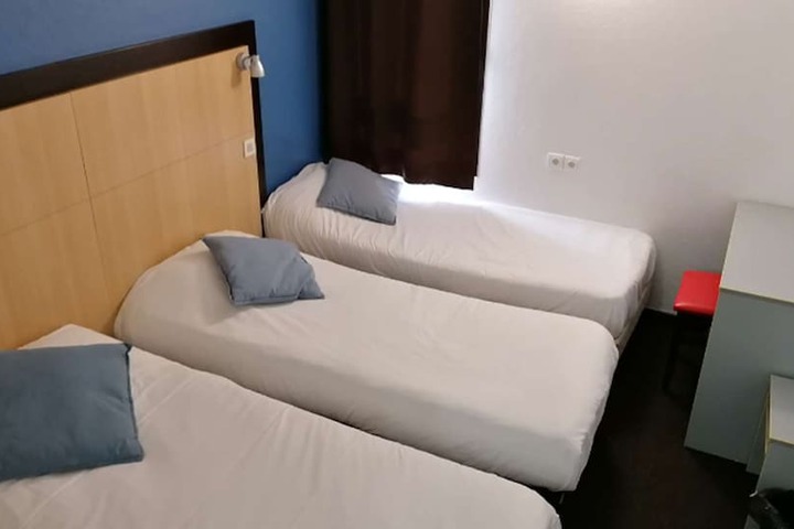 Room 4 of 12