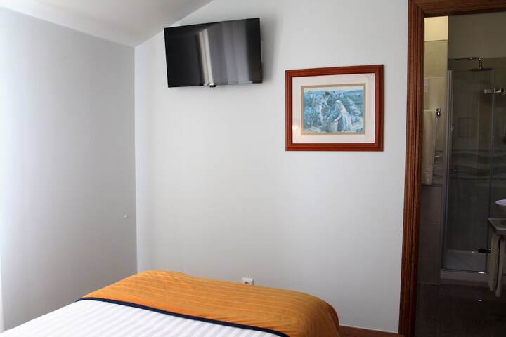 Room 7 of 70