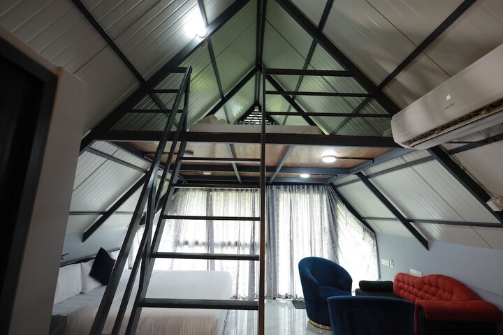 Room 30 of 81