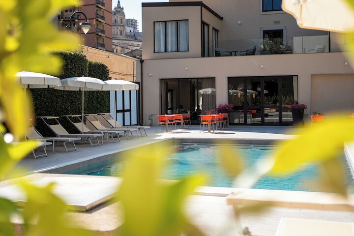 Pool 36 of 51