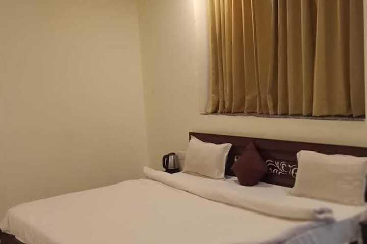 Room 16 of 80