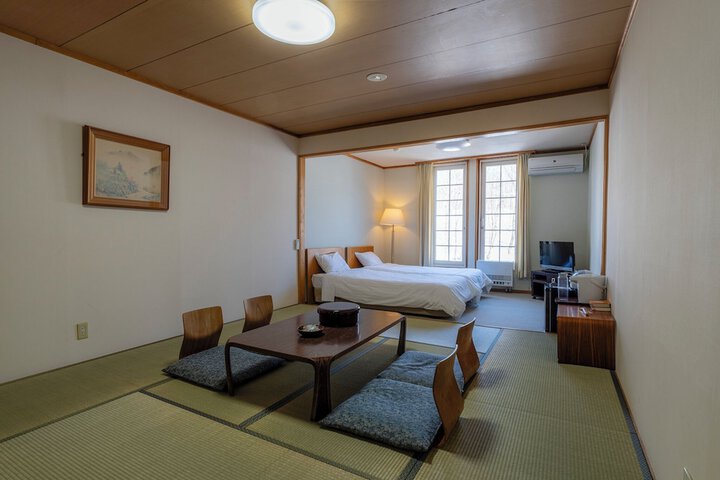 Room 15 of 53