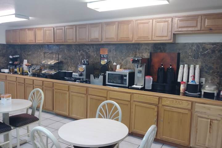 Breakfast/Coffee Service 103 of 119