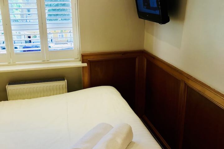 Room 37 of 71