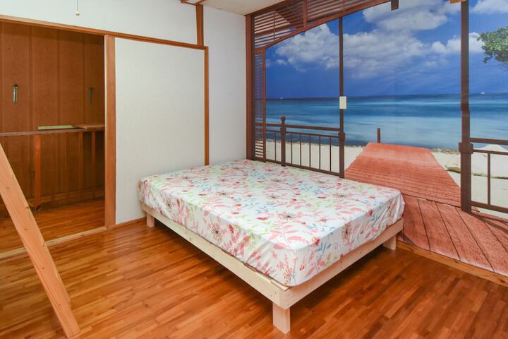 Room 6 of 17