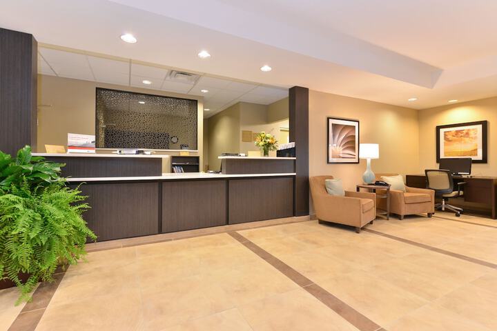 Entrance & Lobby