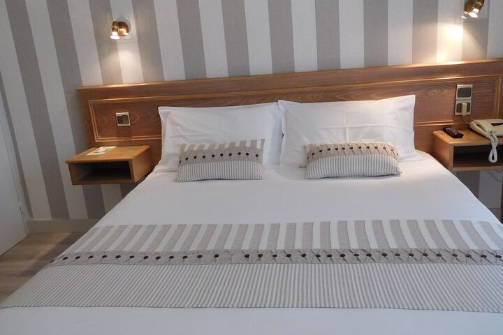 Room 4 of 54