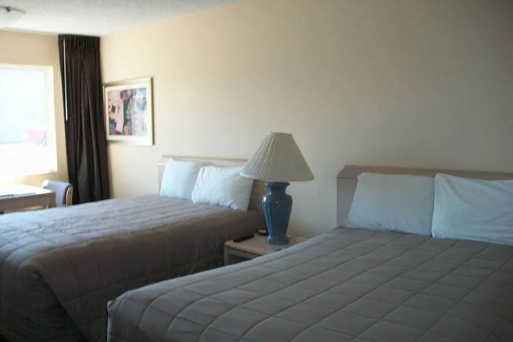 Room 4 of 11