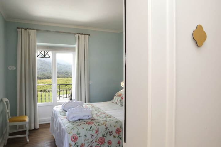 Room 27 of 165