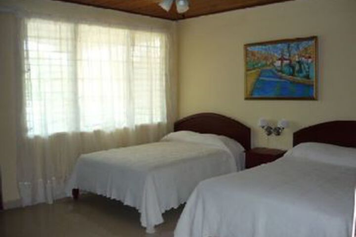 Room 8 of 18