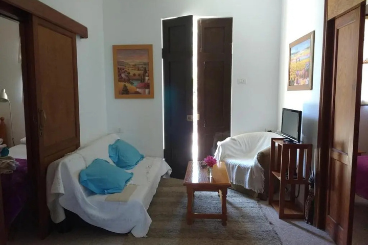 Room 4 of 13