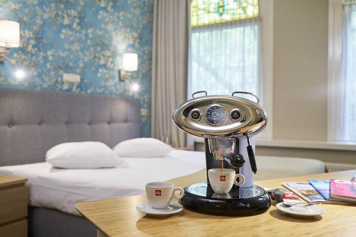 Breakfast/Coffee Service 64 of 107