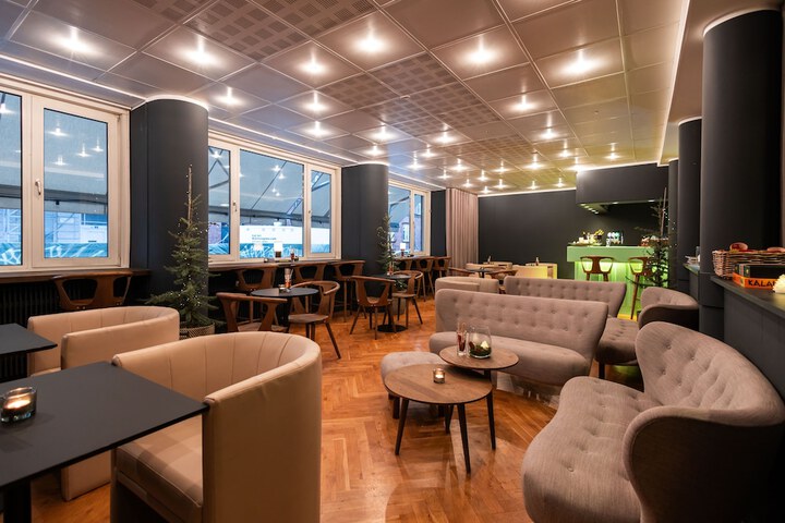 Guest Lobby