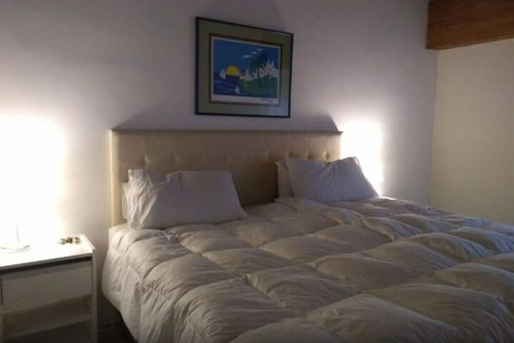Room 10 of 33