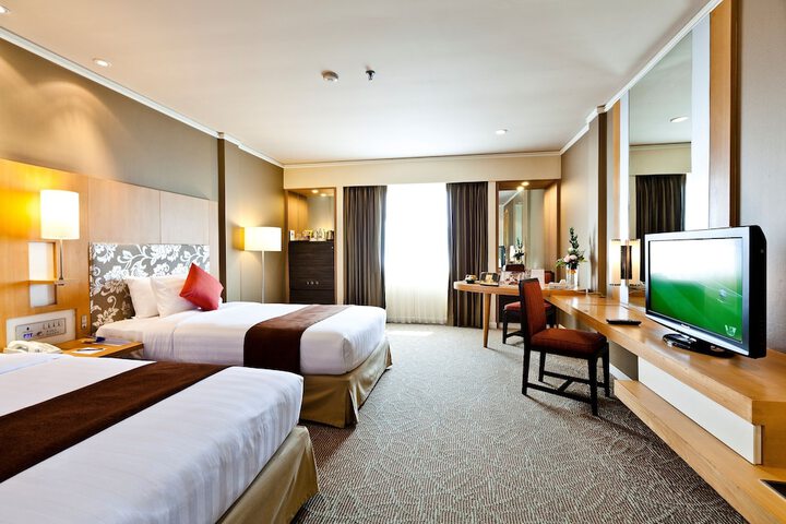 Room 28 of 100