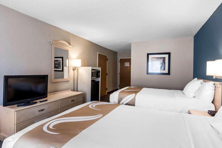 2 Double Beds (2 of 7)
