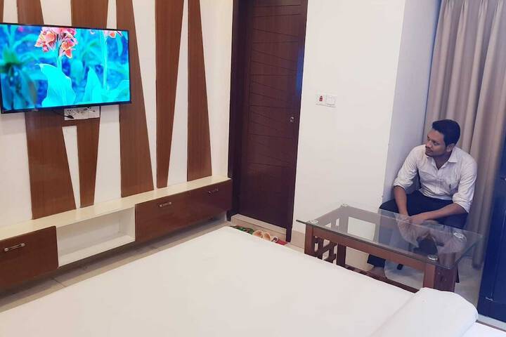 Room 37 of 63