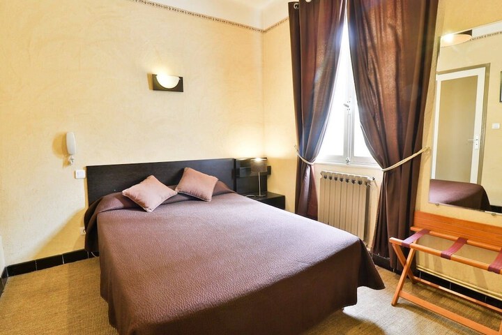 Room 4 of 43