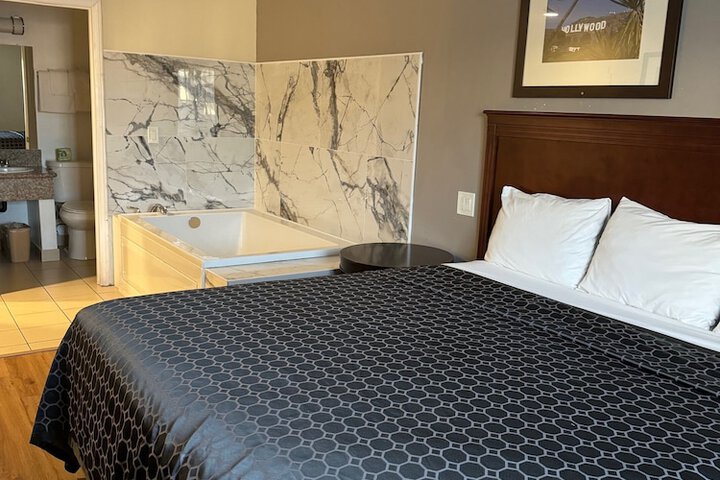 Standard | King Bed (9 of 9)