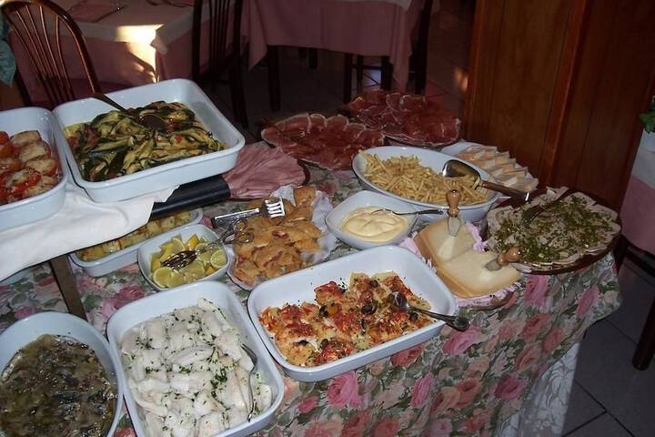 Dining 31 of 35