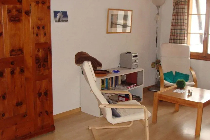 Room 2 of 8