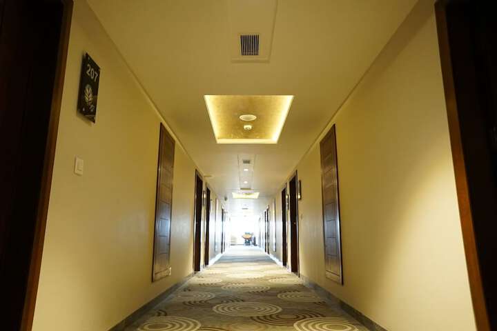 Ballroom/Hall 32 of 45