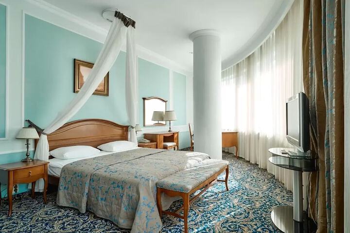 Room 12 of 49