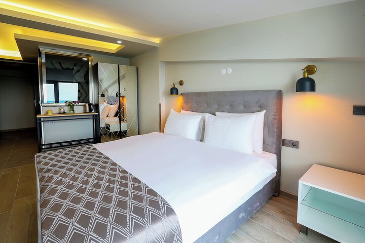 Room 11 of 29