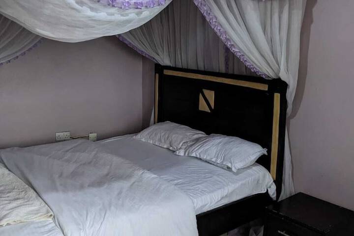 Room 4 of 37
