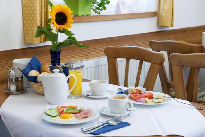 General 9 of 18