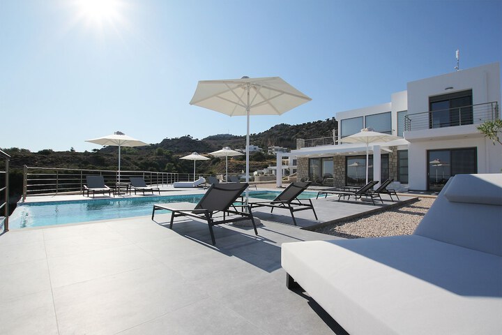 Sundeck 2 of 19