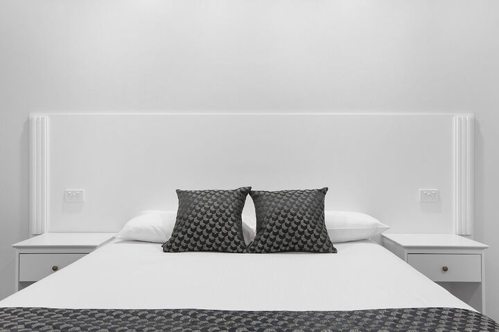 Room 42 of 80